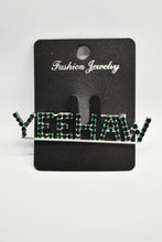 Load image into Gallery viewer, Green beaded necklace on a black card with 'Fashion Jewelry' branding.